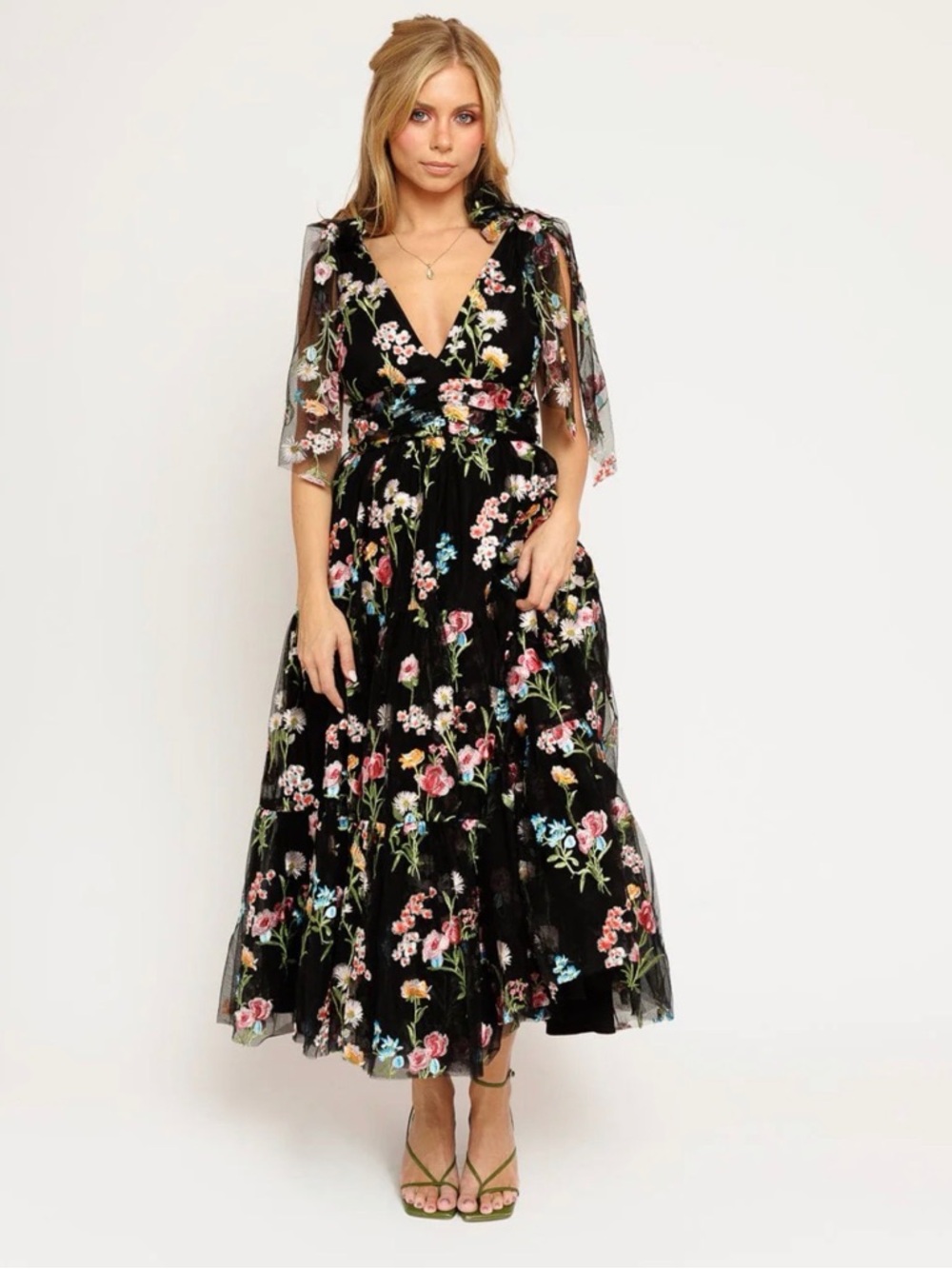 Jessakae Margaret Floral Embroidered Midi Dress Black Size Medium